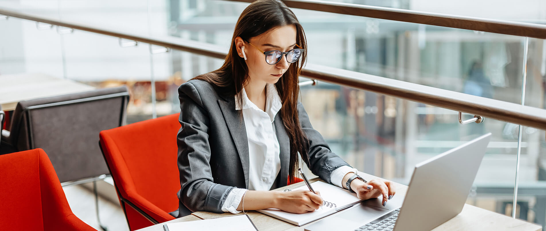 MWC 2024丨不朽情缘官方网站全新Wi-Fi 7和蓝牙5.4模组组合，为PC提供巅峰无线连接体验