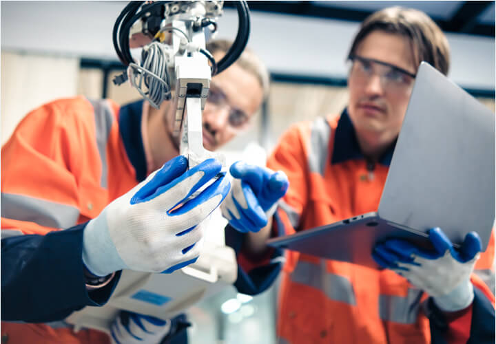 优质的在职培训机会，有机会与高水平团队一起工作