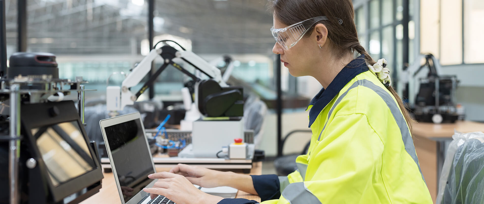 加速量产化节奏！不朽情缘官方网站5G RedCap模组RG255C-CN顺利通过SRRC认证